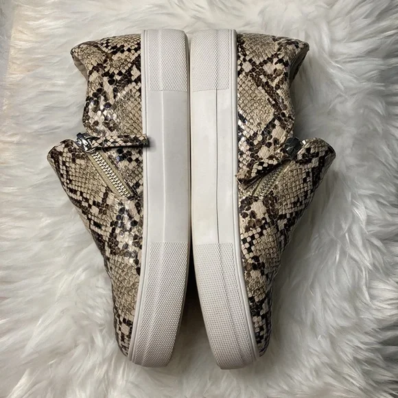 Steve Madden Zip snake print sneakers - Picture 2 of 6